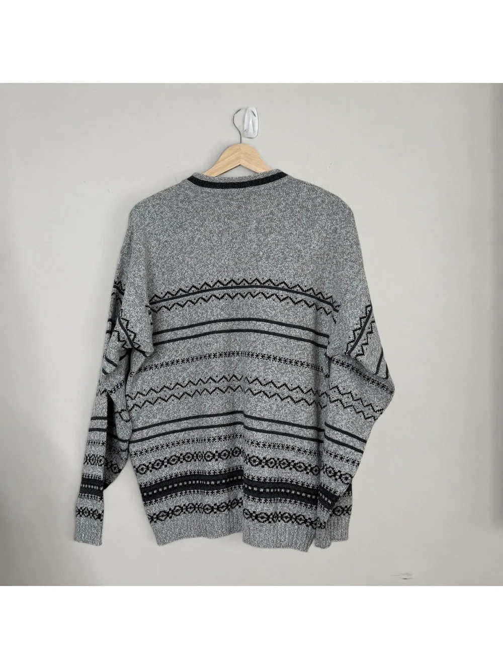Bill Blass Vintage Gray Black Fair Isle V-Neck Sweater Geometric Knit